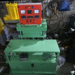 Solid Tyre Moulding Press Machine